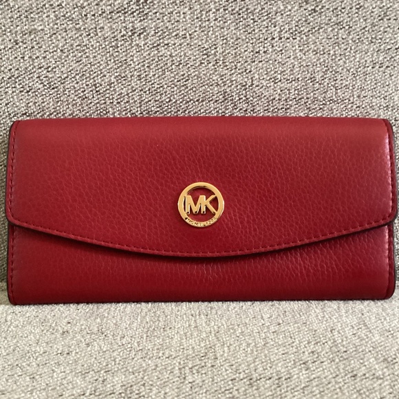 Michael Kors Red Wallet - Picture 1 of 4
